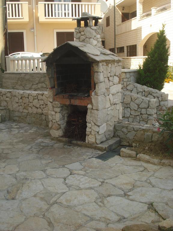 Apartmani Neno Lokva Rogoznica Exterior foto